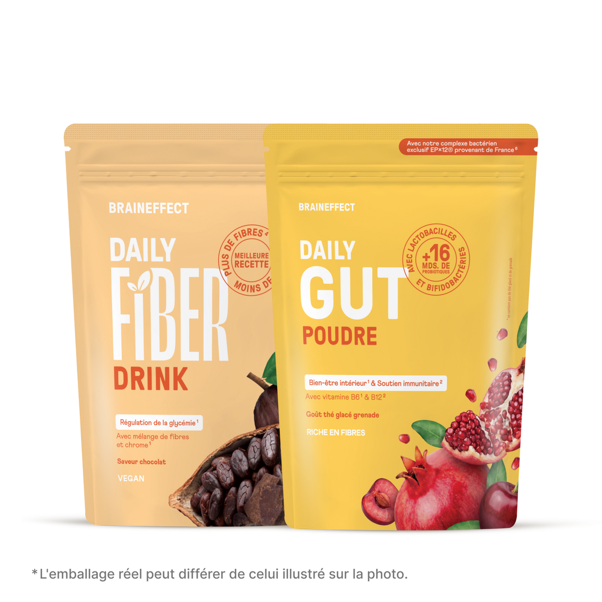 Zwei BRAINEFFECT Pouch-Packungen mit den Aufschriften "BRAINEFFECT DAILY FIBER DRINK" und "BRAINEFFECT DAILY GUT POUDRE", begleitet von Kakaobohnen und Granatapfeln.