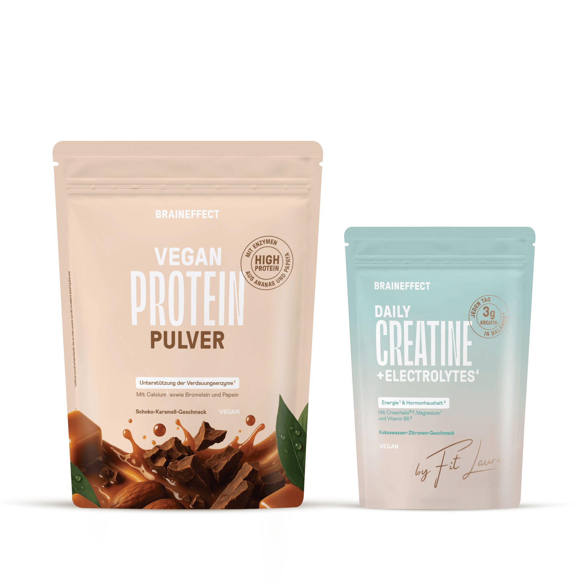 Two BRAINEFFECT pouches against a black background: left "BRAINEFFECT VEGAN PROTEIN PULVER HIGH PROTEIN MIT ENZYMEN AUS ANANAS UND PAPAYA Unterstützung der Verdauungsenzyme Mit Calcium sowie Bromelain und Papain Schoko-Karamell-Geschmack VEGAN"